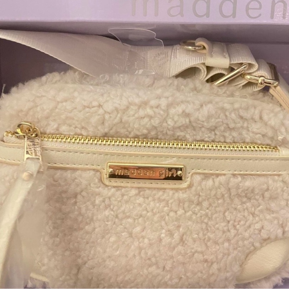Madden Girl 3 piece Camera Crossbody Gift Set NWT and in box - Picture 3 of 5